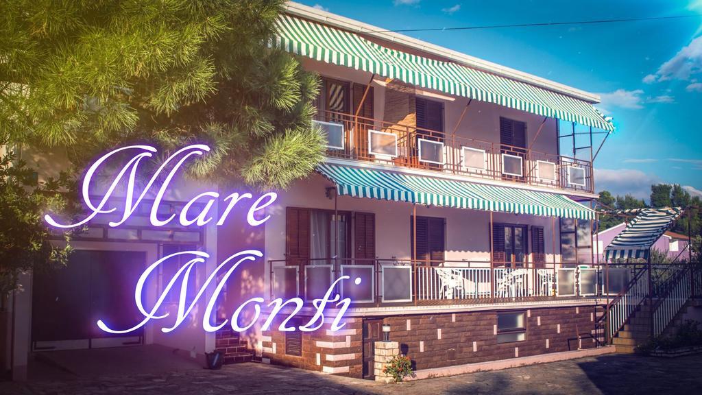 Apartments And Rooms Mare-Monti Starigrad Paklenica Buitenkant foto